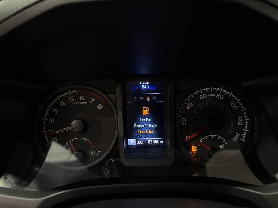 Used 2022 Toyota Tacoma SR AWD/4WD image 90