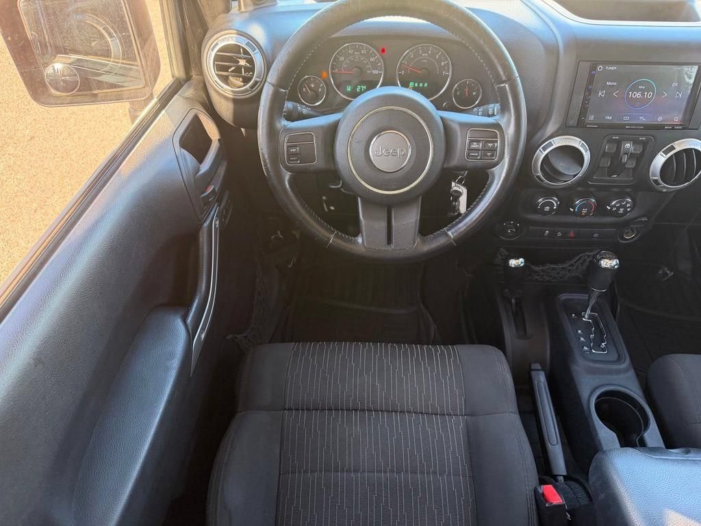 Used 2012 Jeep Wrangler Unlimited Sahara AWD/4WD image 9
