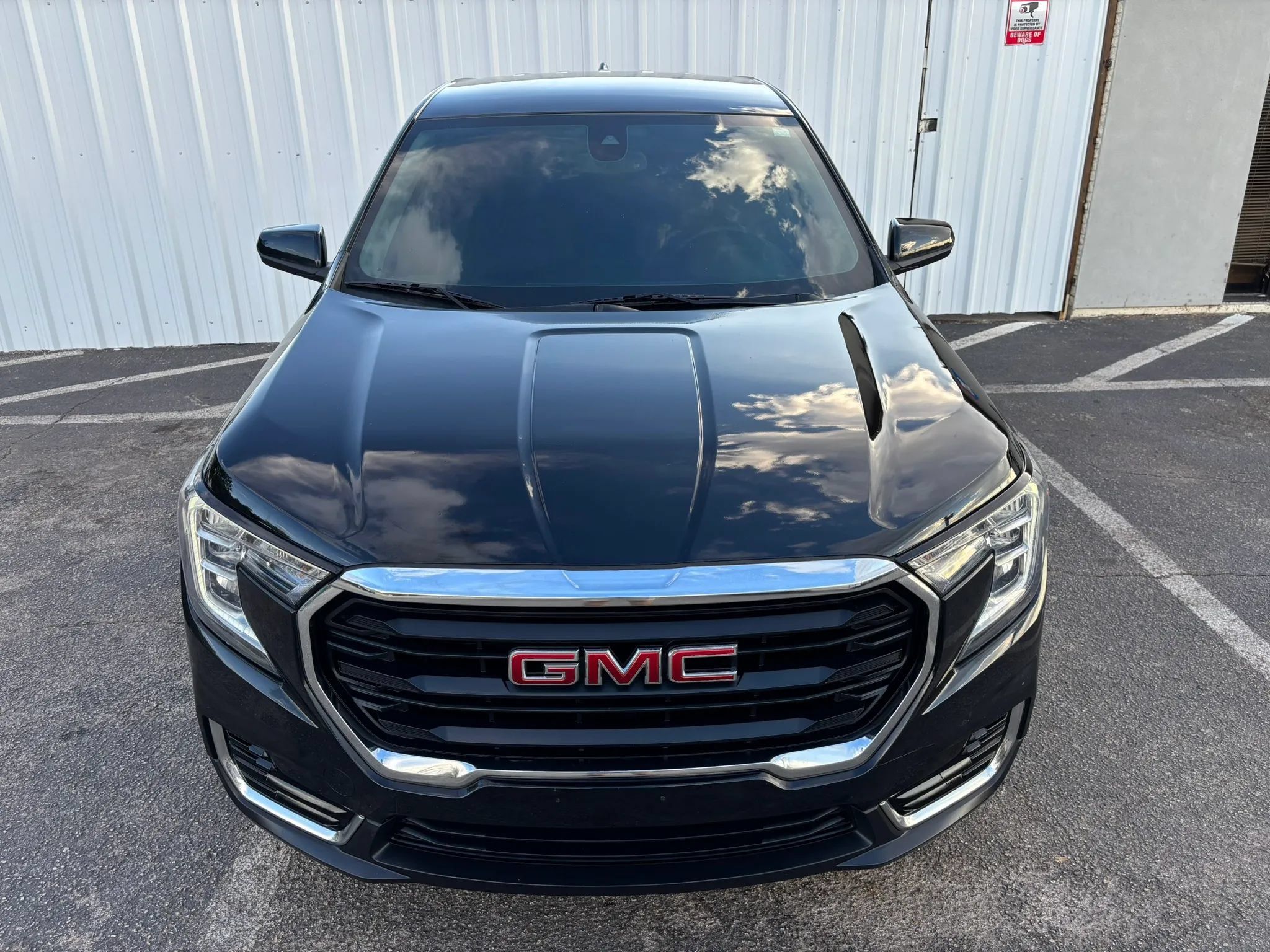 Used 2023 GMC Terrain SLE FWD image 8