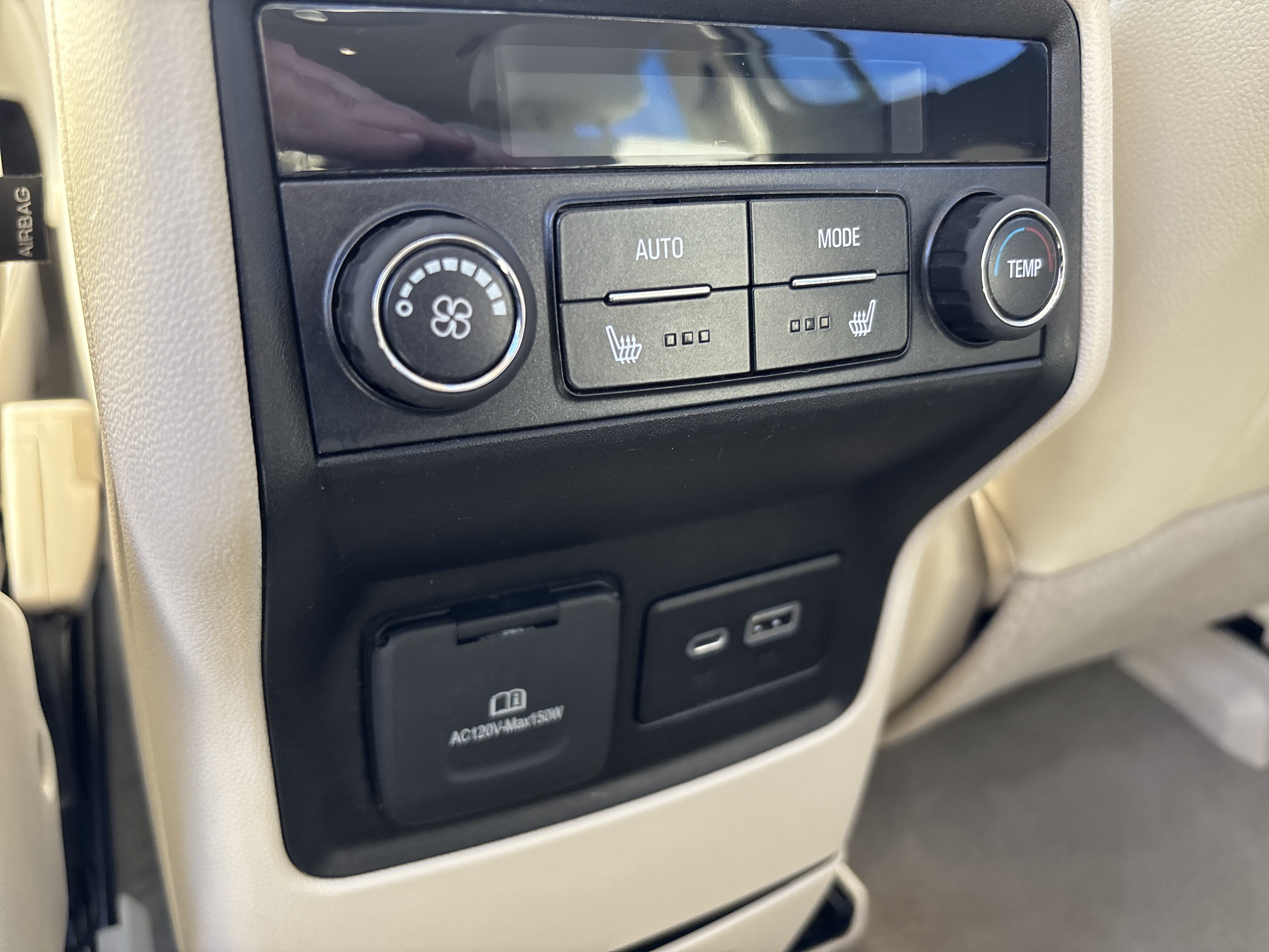 Used 2022 GMC Acadia Denali w/ Denali Ultimate Package FWD image 16