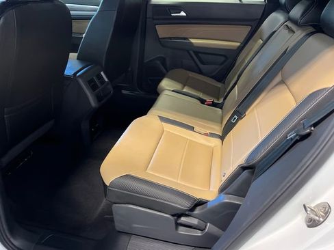 Used 2022 Volkswagen Atlas Cross Sport SE image 17