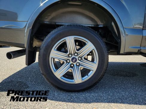 Used 2019 Ford F150 Lariat w/ Equipment Group 502A Luxury AWD/4WD image 9