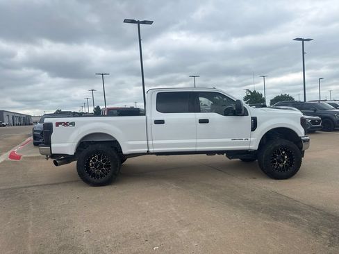 Used 2017 Ford F250 XLT w/ XLT Value Package AWD/4WD image 2