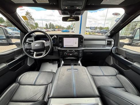 Used 2025 Ford F250 Platinum w/ FX4 Off-Road Package AWD/4WD image 21