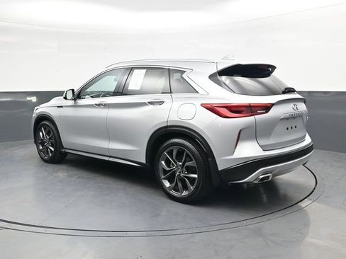 Used 2019 INFINITI QX50 Essential w/ Sensory Package AWD/4WD image 6