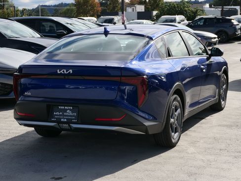 New 2025 Kia K4 LXS image 3