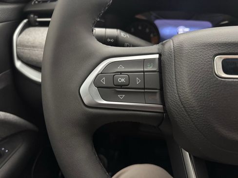 Used 2023 Jeep Compass Latitude image 25