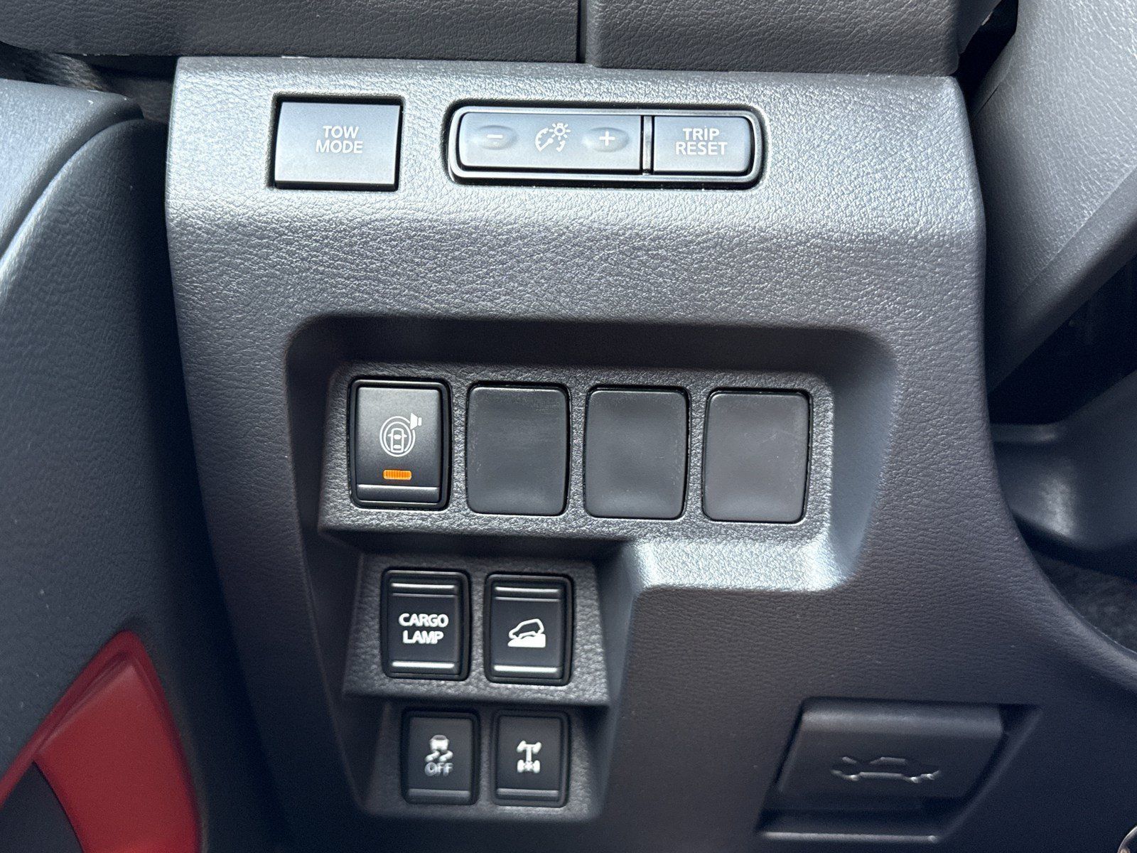 Used 2025 Nissan Frontier PRO-4X AWD/4WD image 18