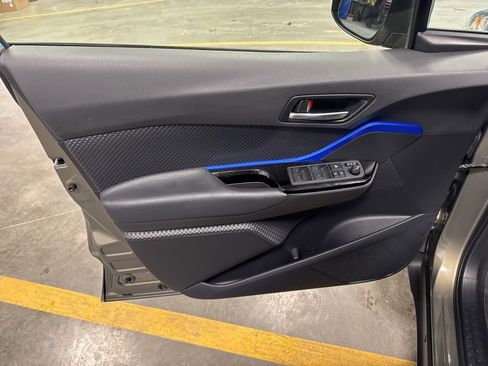 Used 2021 Toyota C-HR XLE image 24