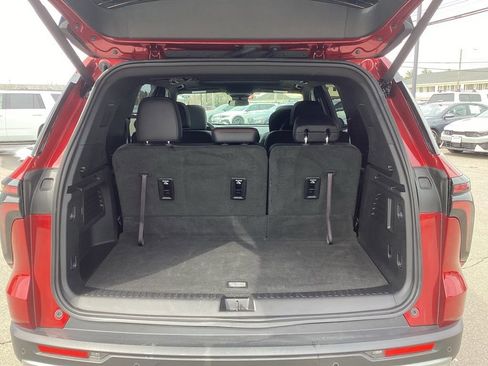 Used 2025 Chevrolet Traverse Z71 w/ Driver Confidence Package image 9