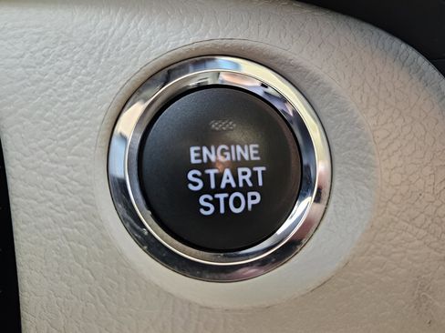 Used 2015 Toyota Sienna XLE image 37