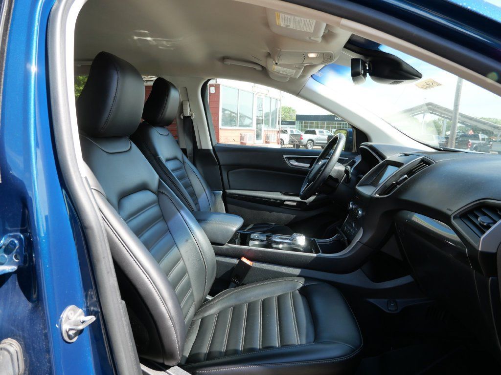 Used 2020 Ford Edge SEL w/ Convenience Package AWD/4WD image 12