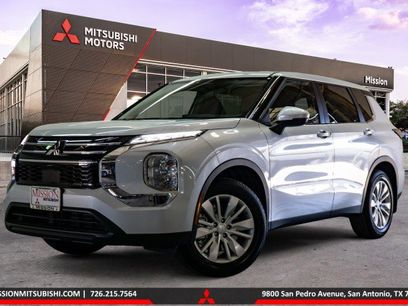 New 2025 Mitsubishi Outlander ES