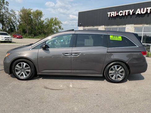 Used 2016 Honda Odyssey Touring Elite image 3