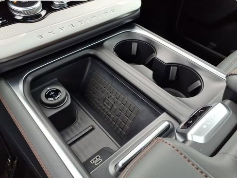 New 2025 Ford Expedition Max Active image 16