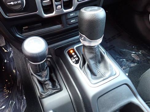 Used 2022 Jeep Wrangler Unlimited Sport AWD/4WD image 14