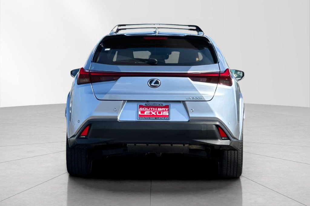 Used 2025 Lexus UX 300h FWD w/ Accessory Package (Z2) image 5