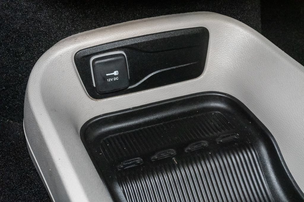 Certified 2024 Chrysler Pacifica Touring-L FWD image 22