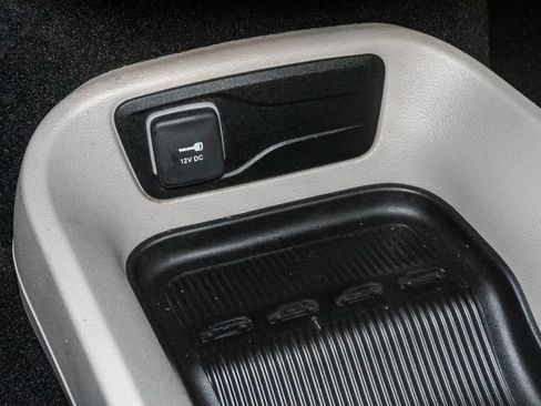 Certified 2024 Chrysler Pacifica Touring-L FWD image 22