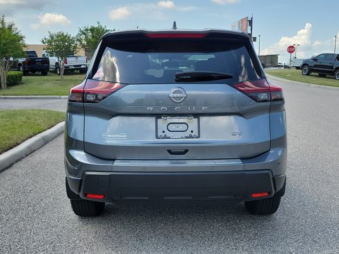 Certified 2024 Nissan Rogue SV FWD image 7