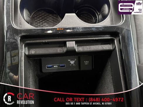 Used 2020 Land Rover Range Rover Evoque SE image 35