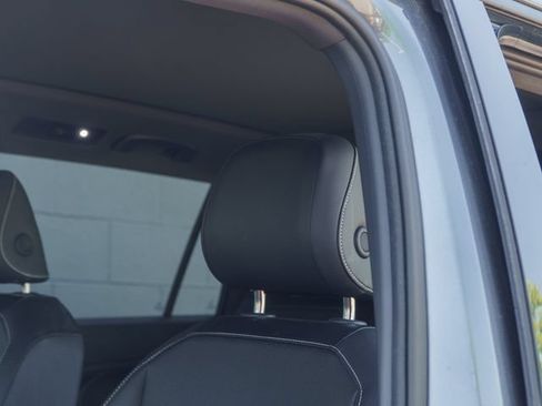 Used 2023 Volkswagen Tiguan SE R-Line FWD image 20