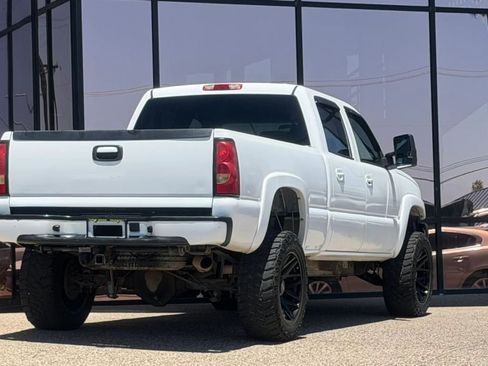 Used 2004 Chevrolet Silverado 2500 LT RWD image 13