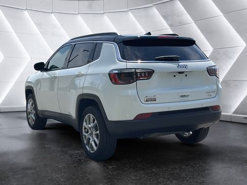 Used 2025 Jeep Compass Limited AWD/4WD image 4