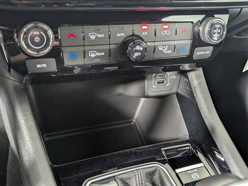 New 2026 Jeep Compass Latitude image 22