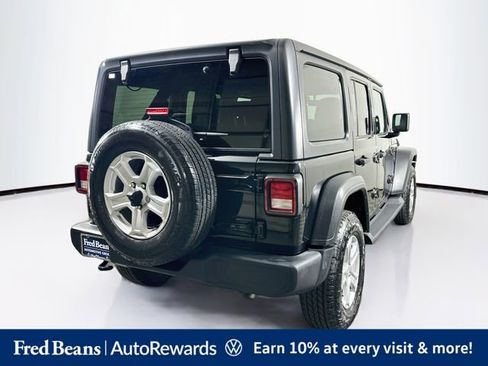 Used 2018 Jeep Wrangler Unlimited Sport S AWD/4WD image 9