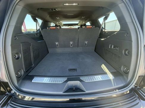 Used 2023 GMC Yukon XL Denali Ultimate image 13