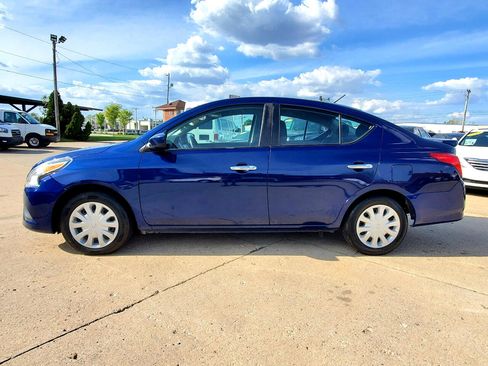 Used 2018 Nissan Versa SV image 5
