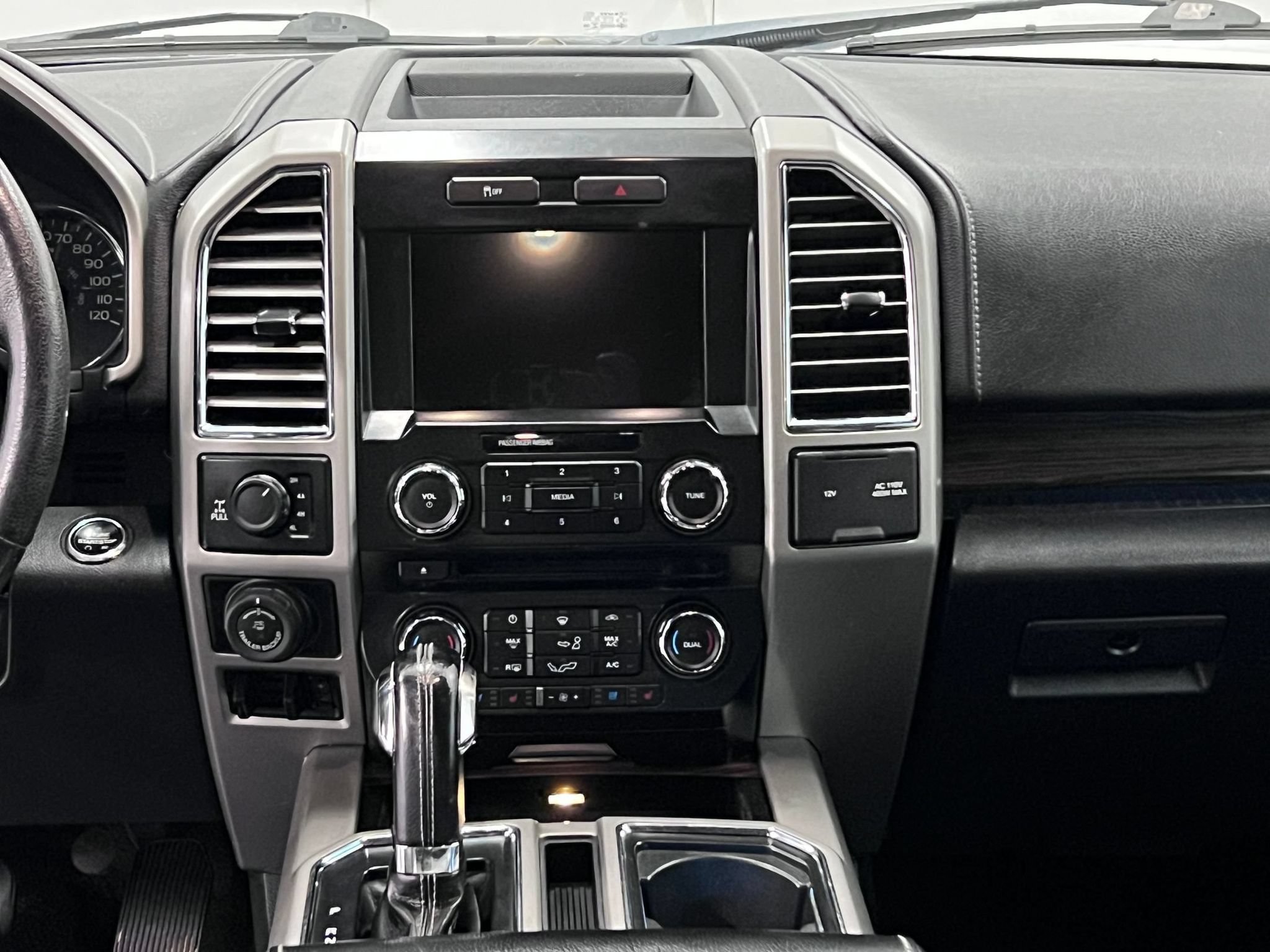 Used 2016 Ford F150 Lariat AWD/4WD image 22
