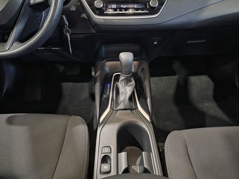 Used 2025 Toyota Corolla LE image 20