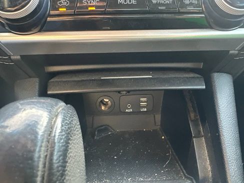 Used 2018 Subaru Legacy 2.5i Premium AWD/4WD image 20