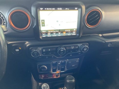 Used 2022 Jeep Gladiator Mojave w/ Cold Weather Group image 16