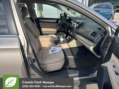 Used 2019 Subaru Outback 2.5i Premium image 7