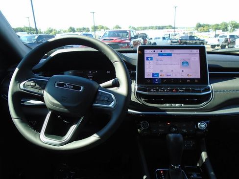 Certified 2025 Jeep Compass Limited w/ High Altitude Package AWD/4WD image 12