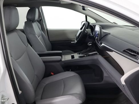 Used 2024 Toyota Sienna XLE AWD/4WD image 19