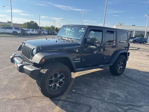 Used 2017 Jeep Wrangler Unlimited Sport w/ Quick Order Package 24S AWD/4WD image 3