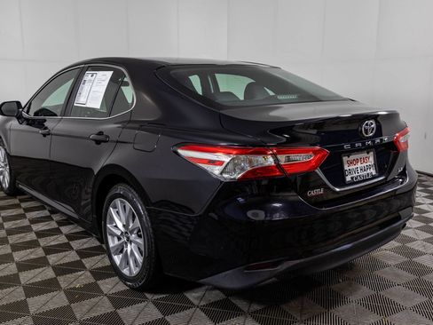 Used 2018 Toyota Camry LE FWD image 16