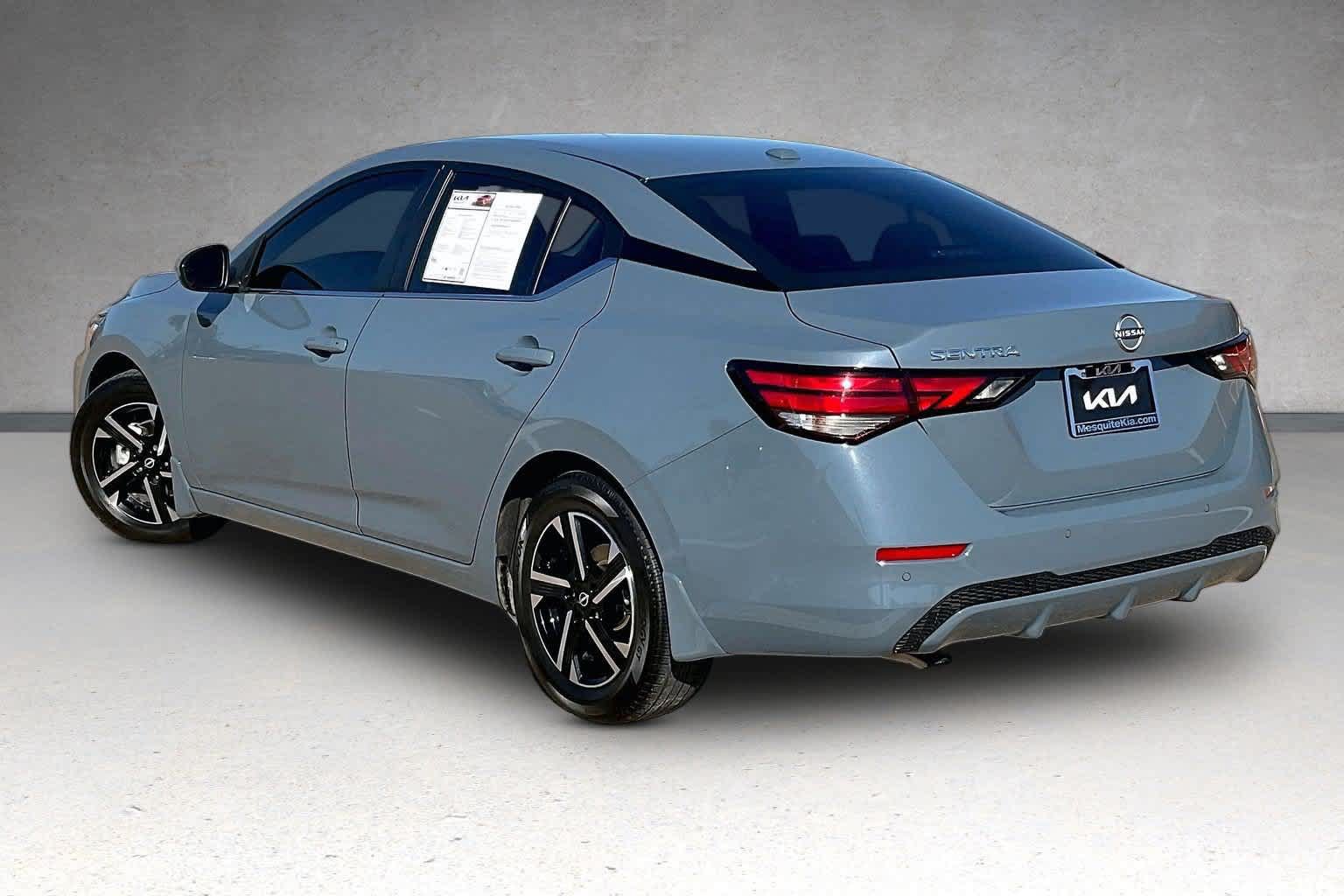 Used 2025 Nissan Sentra SV FWD image 4