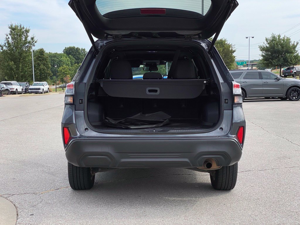 Used 2025 Subaru Forester Premium AWD/4WD image 7