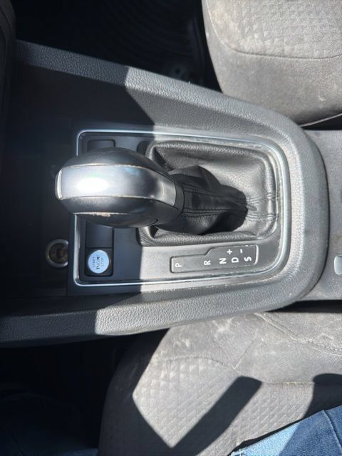 Used 2015 Volkswagen Jetta SE FWD image 19