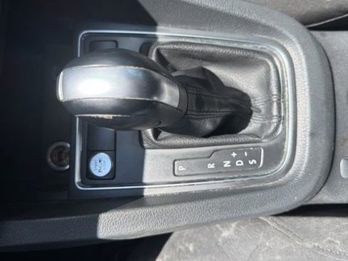 Used 2015 Volkswagen Jetta SE FWD image 19