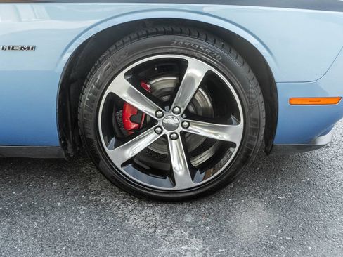 Used 2016 Dodge Challenger R/T RWD image 5