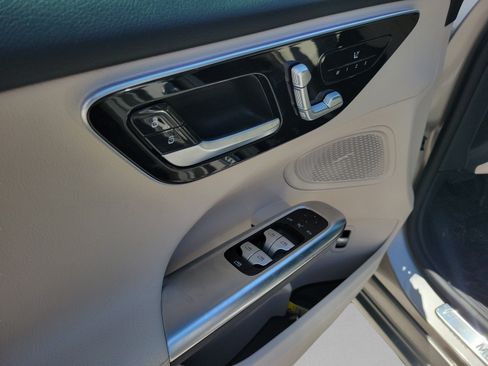 Certified 2023 Mercedes-Benz C 300 4MATIC Sedan image 17