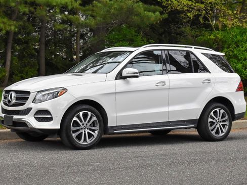 Used 2018 Mercedes-Benz GLE 350 w/ Premium 2 Package image 2
