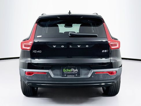 Used 2025 Volvo XC40 B5 Plus AWD/4WD image 7
