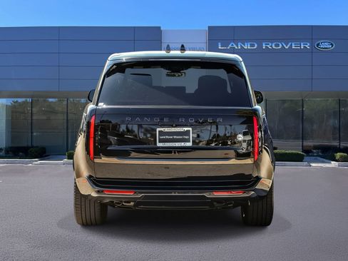 Used 2024 Land Rover Range Rover SV AWD/4WD image 5